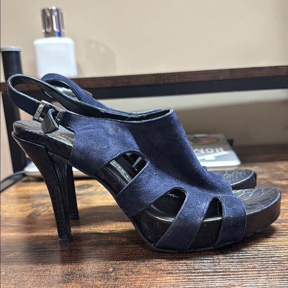 Donald J Pliner Navy Suede Heels Size 9n - Picture 1 of 8